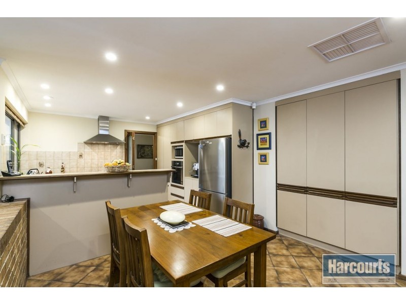 11 Crusade Court, Hallett Cove SA 5158