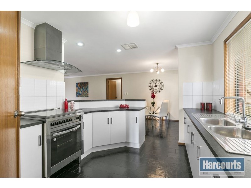 3 Eloise Avenue, Hallett Cove SA 5158