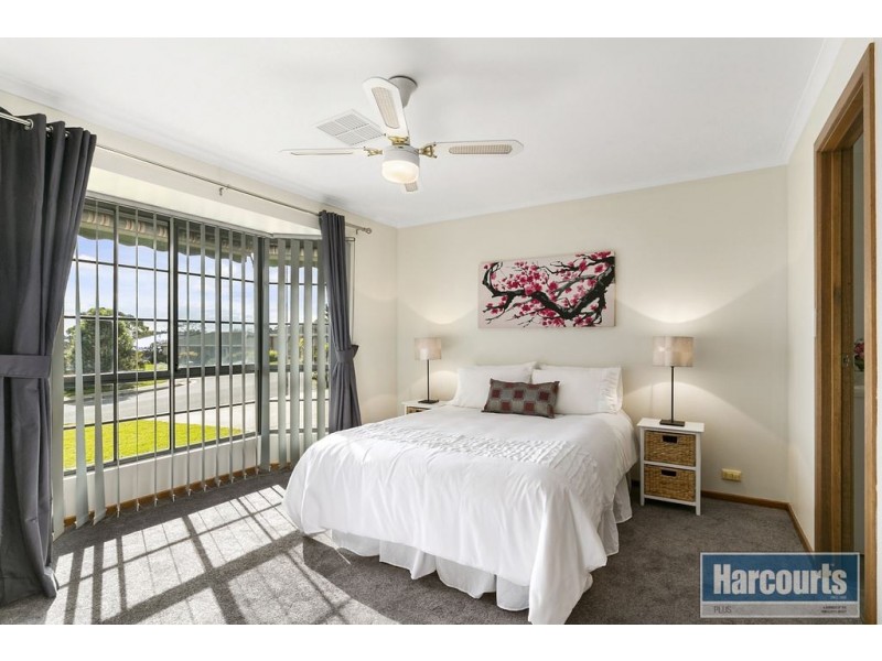 3 Eloise Avenue, Hallett Cove SA 5158