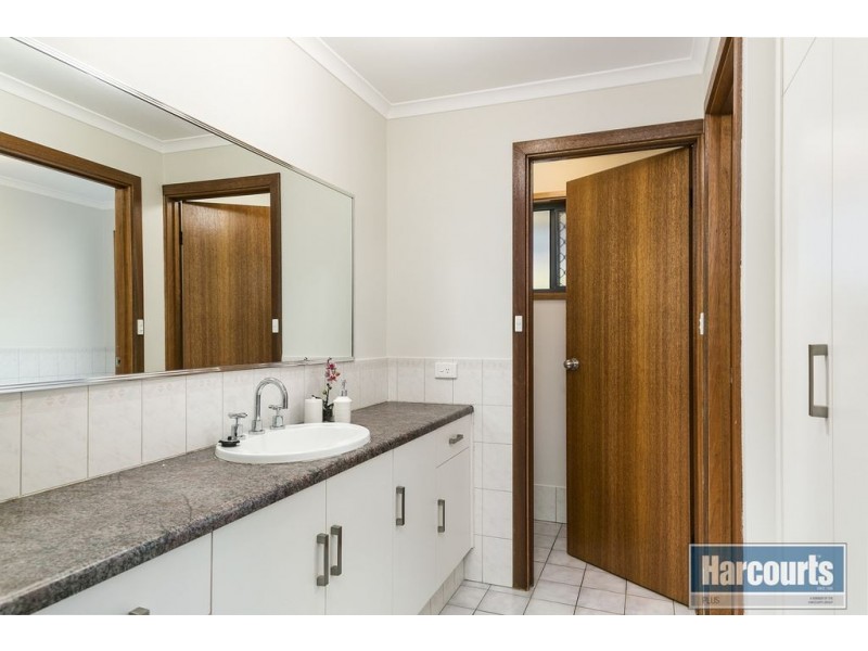 3 Eloise Avenue, Hallett Cove SA 5158