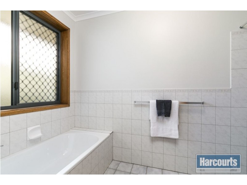 3 Eloise Avenue, Hallett Cove SA 5158