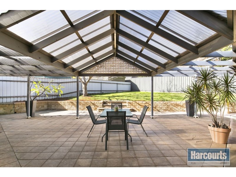 3 Eloise Avenue, Hallett Cove SA 5158