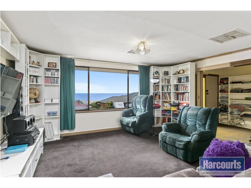 16 Arafura Court, Hallett Cove SA 5158