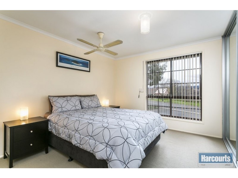 13 Lyons Circuit, Trott Park SA 5158