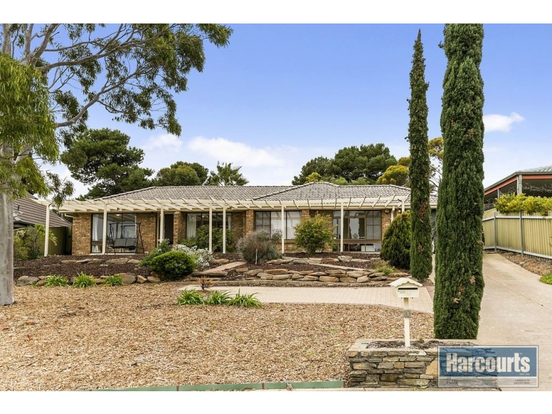 10 Weerab Drive, Hallett Cove SA 5158