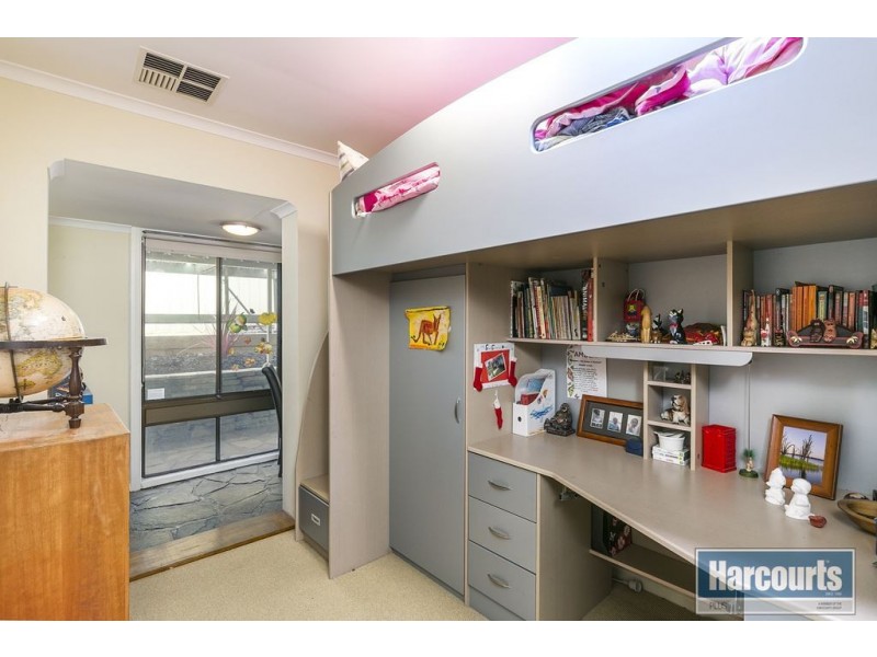 10 Weerab Drive, Hallett Cove SA 5158