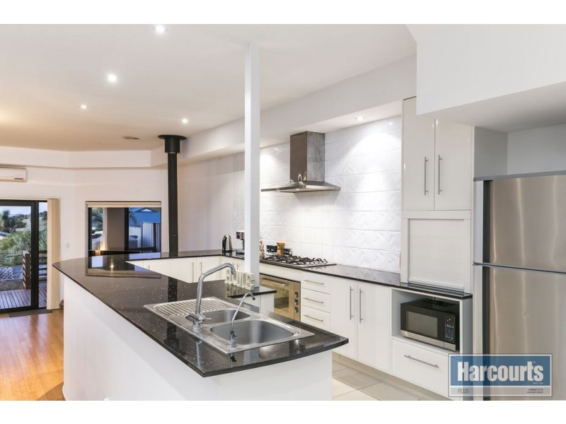 8A Wonggo Street, Hallett Cove SA 5158