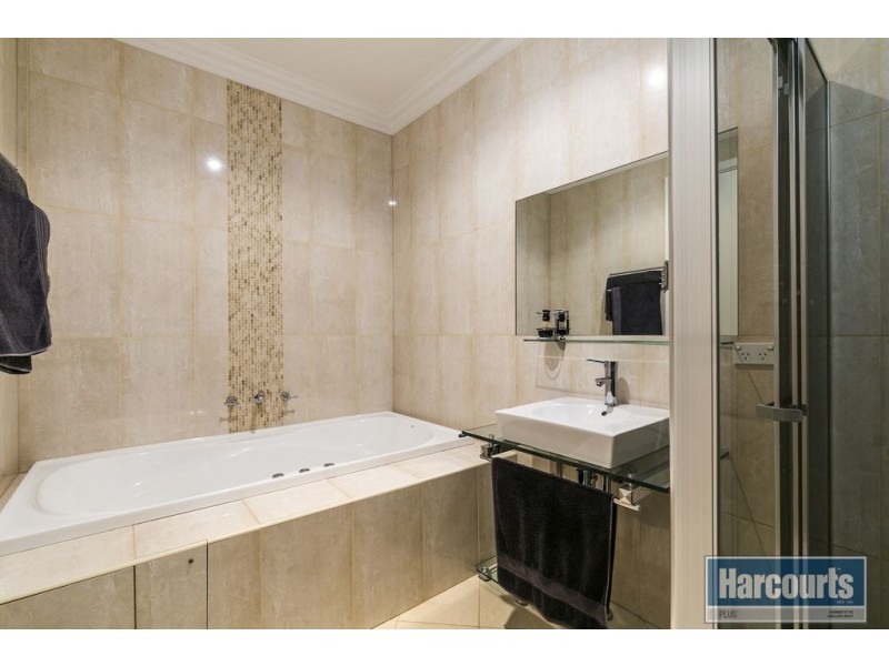 8A Wonggo Street, Hallett Cove SA 5158