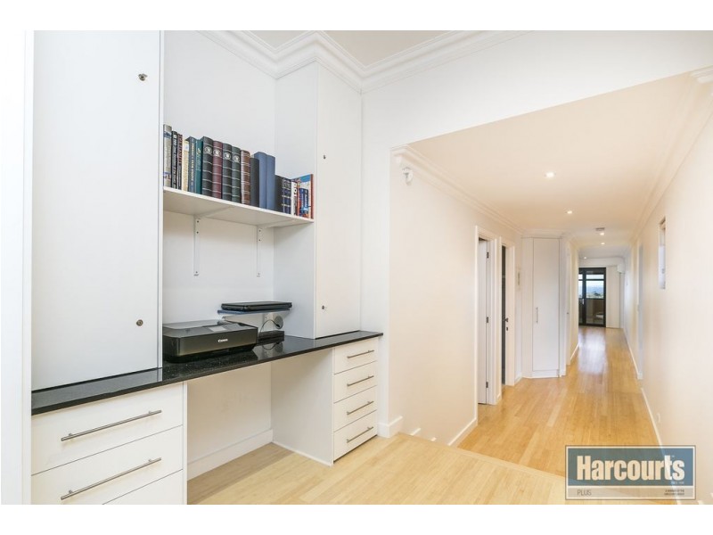 8A Wonggo Street, Hallett Cove SA 5158