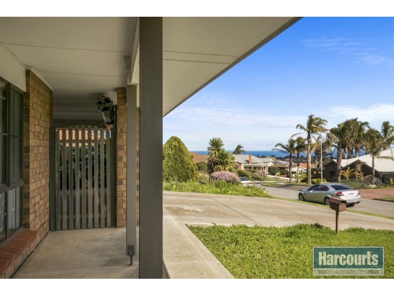 17 Tigress Drive, Hallett Cove SA 5158