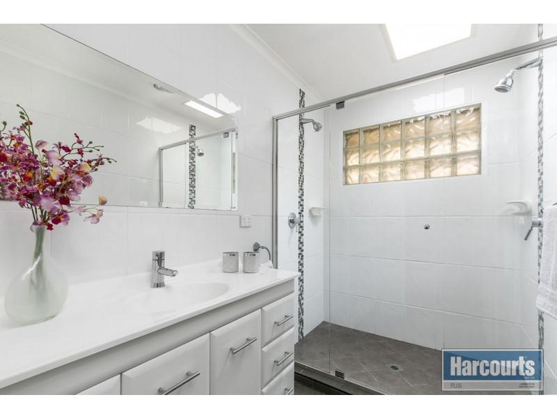 252 The Cove Road, Hallett Cove SA 5158