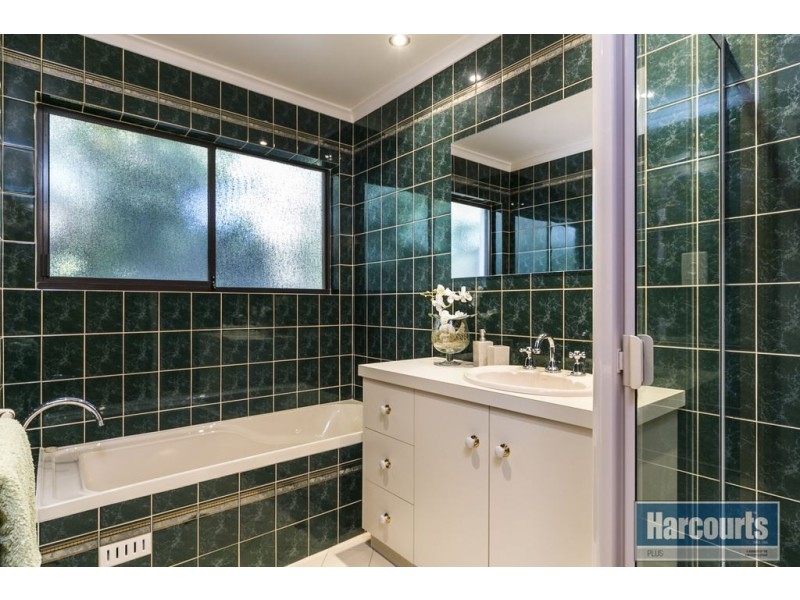92 Perry Barr Road, Hallett Cove SA 5158