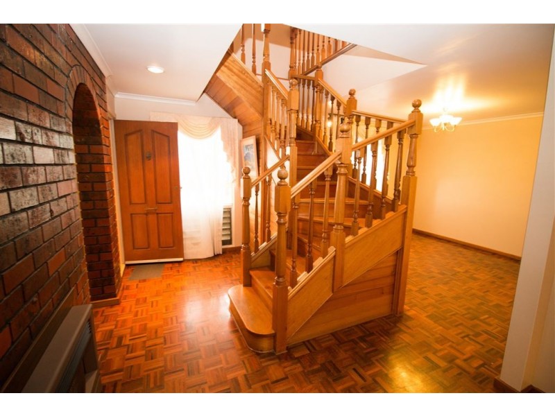 10 Ingomar Court, Hallett Cove SA 5158