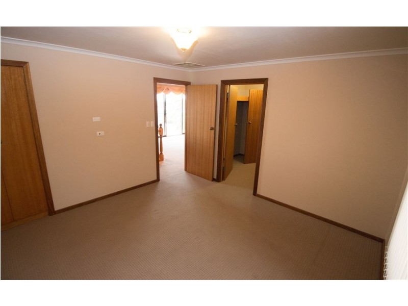 10 Ingomar Court, Hallett Cove SA 5158