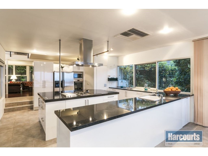 112 Perry Barr Road, Hallett Cove SA 5158