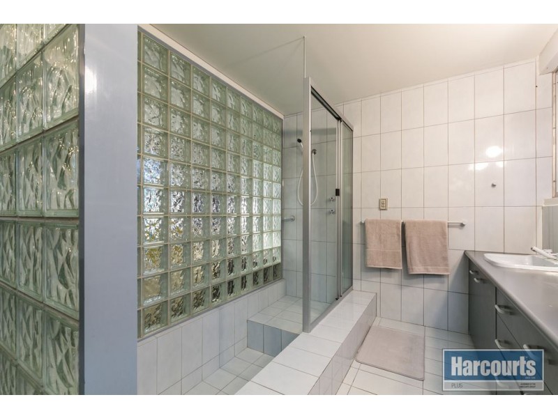 112 Perry Barr Road, Hallett Cove SA 5158