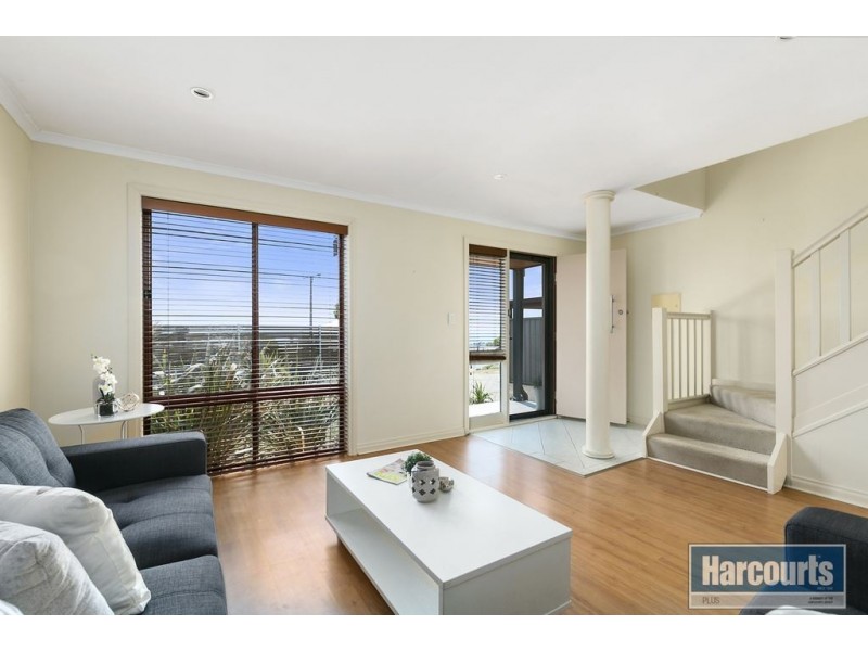 10 St Vincents Avenue, Hallett Cove SA 5158