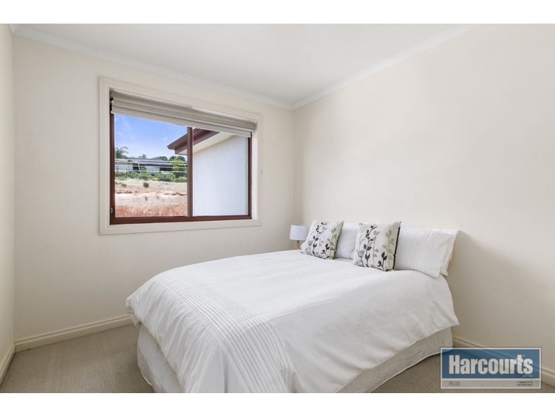 10 St Vincents Avenue, Hallett Cove SA 5158