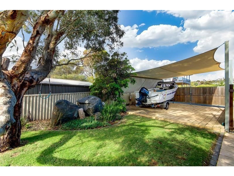 15 Murnada Street, Hallett Cove SA 5158