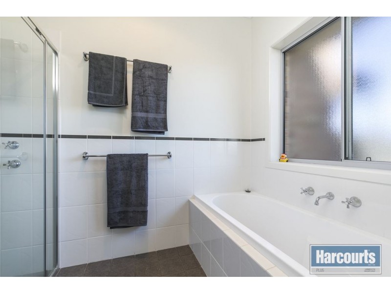 34 Coulter Street, Flagstaff Hill SA 5159