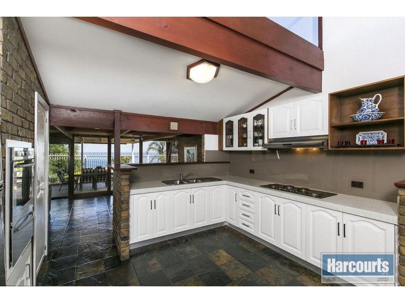 13 St Vincents Avenue, Hallett Cove SA 5158