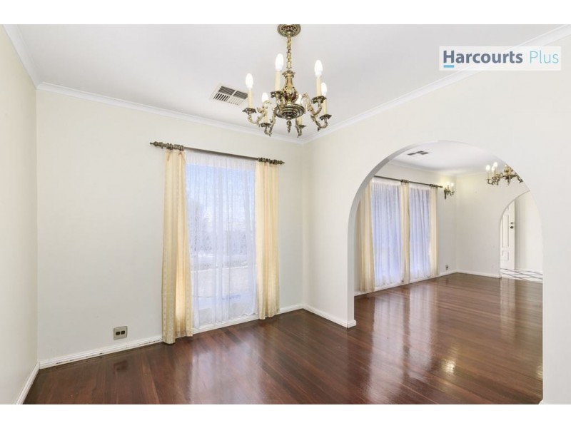 11 Grantala Court, Hallett Cove SA 5158