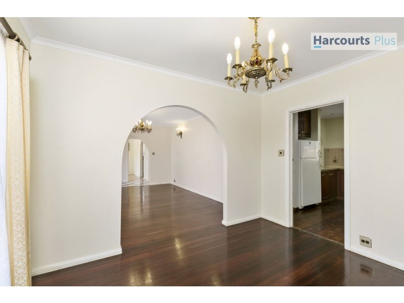 11 Grantala Court, Hallett Cove SA 5158