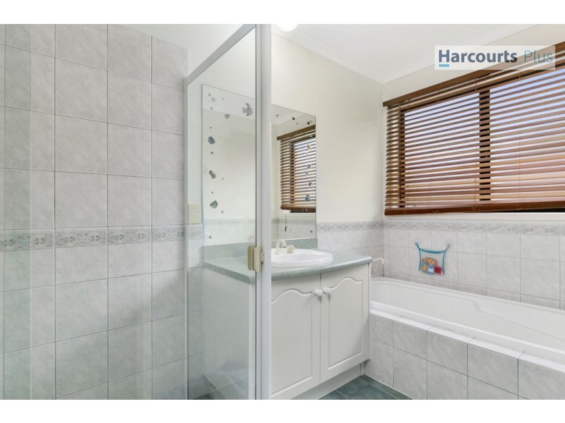 1 Gull Street, Hallett Cove SA 5158
