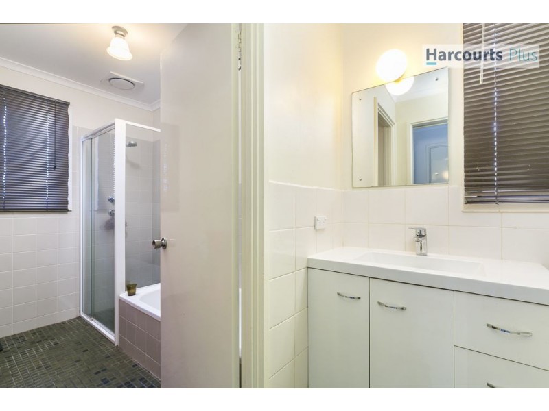 16 Narvik Crescent, Hackham West SA 5163