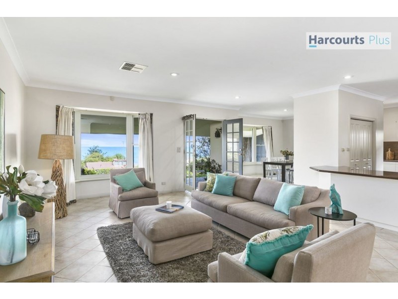 14 Marine Avenue, Hallett Cove SA 5158