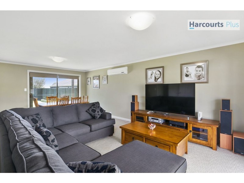 15 Kanowna Street, Hallett Cove SA 5158