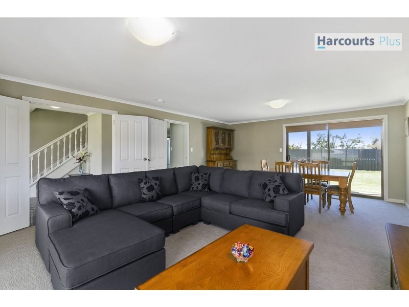 15 Kanowna Street, Hallett Cove SA 5158