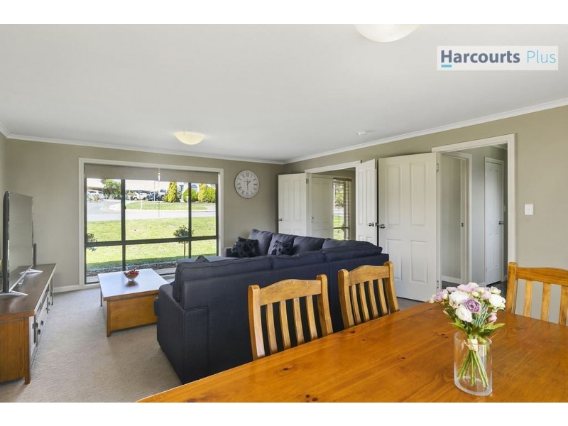 15 Kanowna Street, Hallett Cove SA 5158