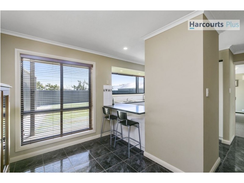 15 Kanowna Street, Hallett Cove SA 5158