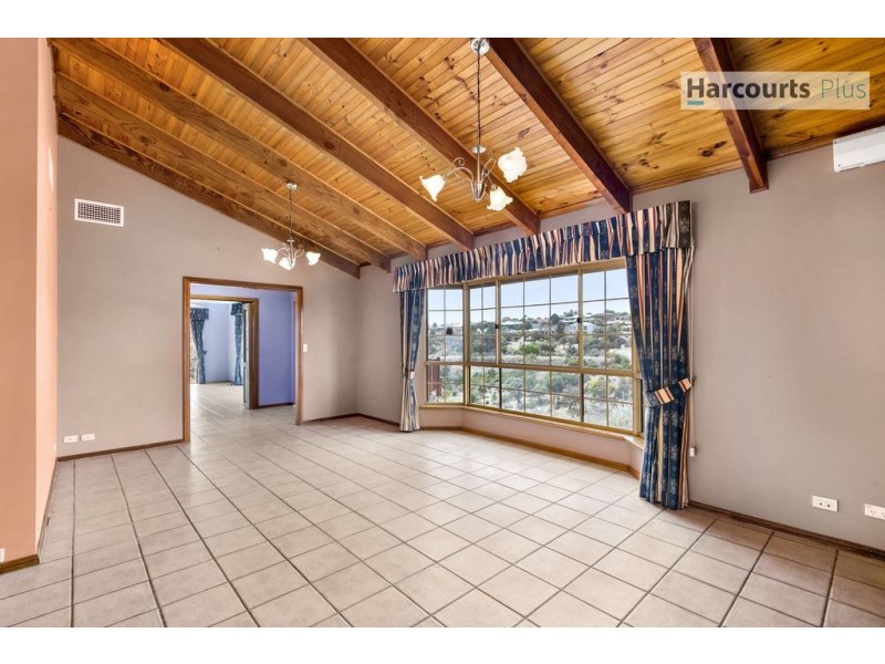 24 Glade Crescent, Hallett Cove SA 5158