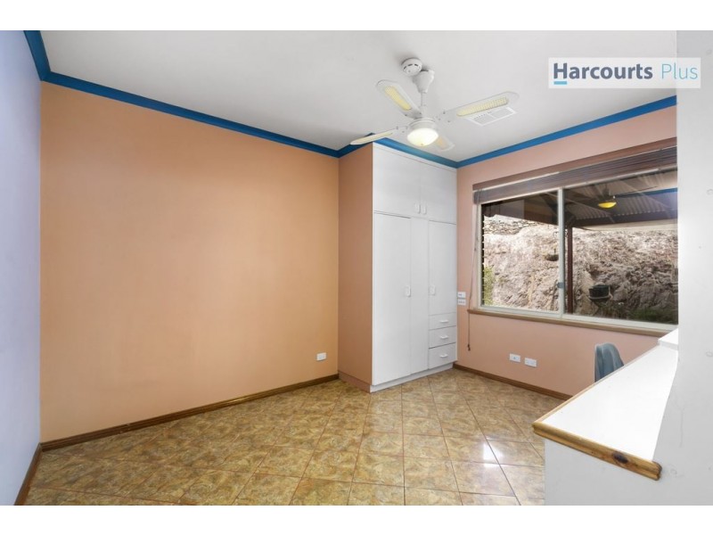 24 Glade Crescent, Hallett Cove SA 5158