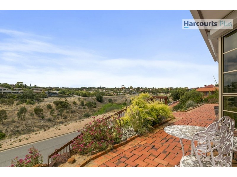 24 Glade Crescent, Hallett Cove SA 5158