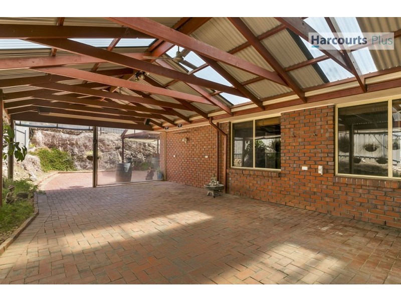 24 Glade Crescent, Hallett Cove SA 5158