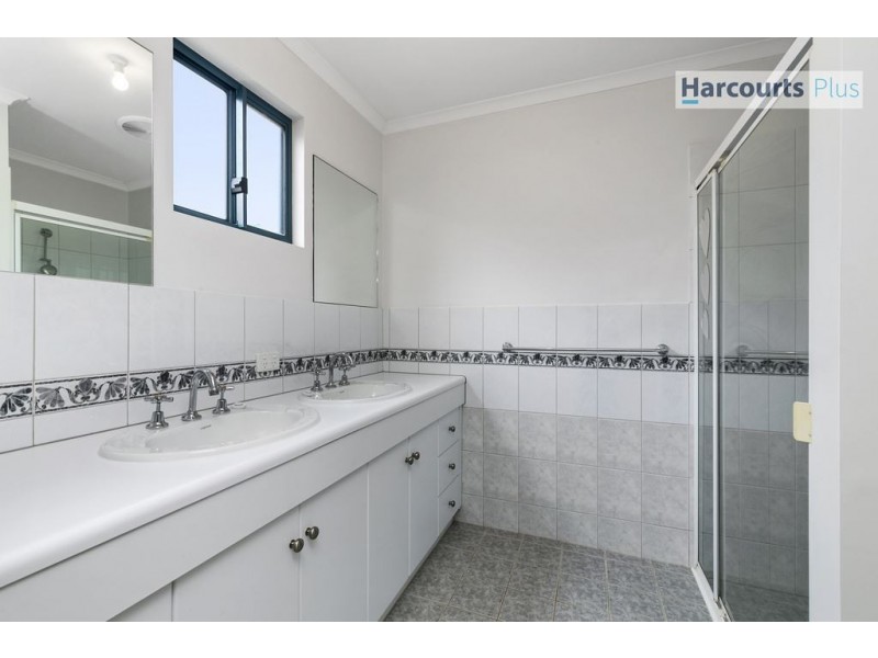 2B St Vincents Avenue, Hallett Cove SA 5158