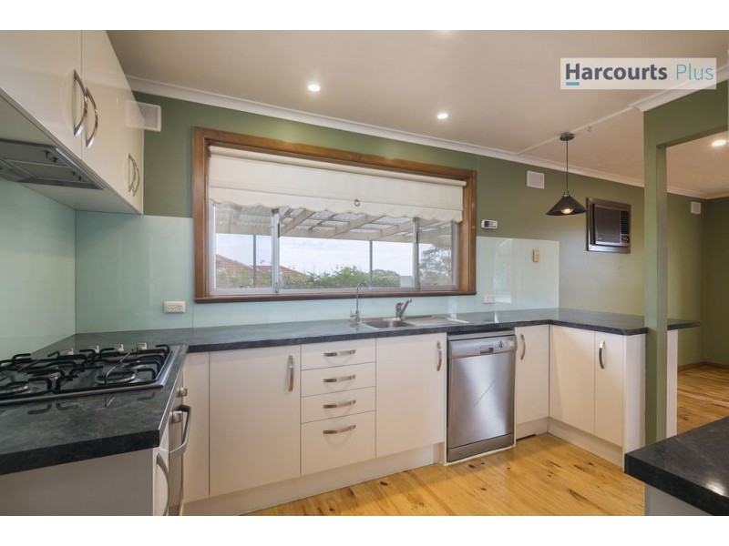 4 Resolute Crescent, Hallett Cove SA 5158