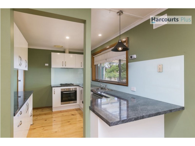 4 Resolute Crescent, Hallett Cove SA 5158