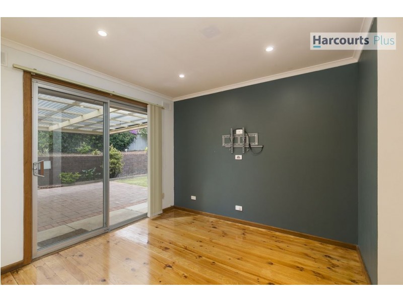 4 Resolute Crescent, Hallett Cove SA 5158