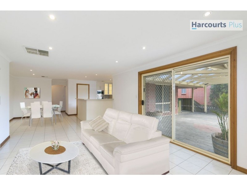 19 Brett Crescent, Hallett Cove SA 5158