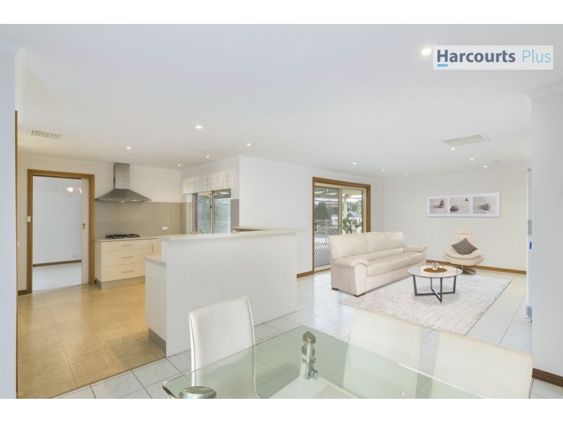19 Brett Crescent, Hallett Cove SA 5158