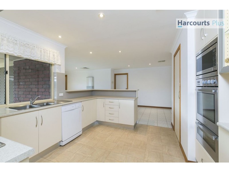 19 Brett Crescent, Hallett Cove SA 5158