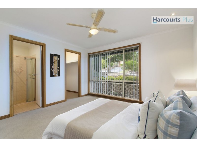19 Brett Crescent, Hallett Cove SA 5158