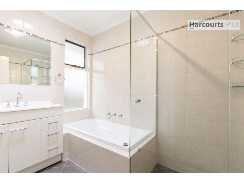 19 Brett Crescent, Hallett Cove SA 5158