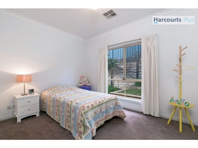 16 Evergreen Parade, Flagstaff Hill SA 5159