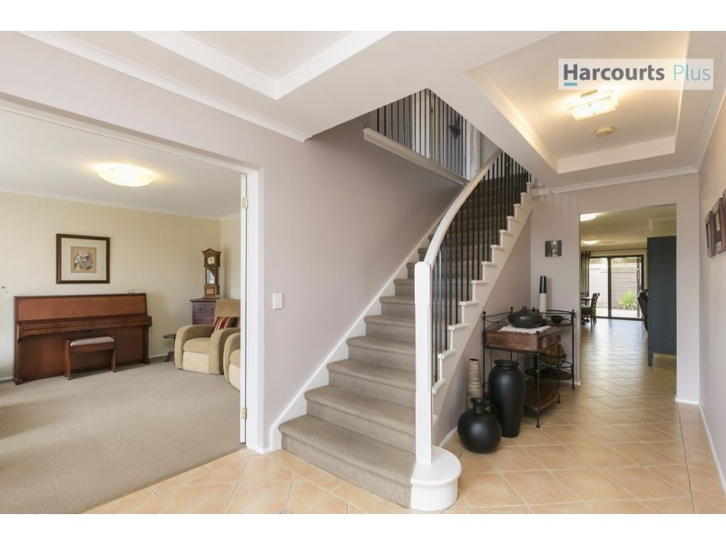 21 Ingleton Drive, Hallett Cove SA 5158