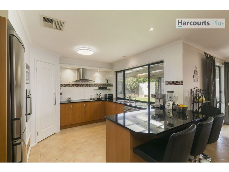 21 Ingleton Drive, Hallett Cove SA 5158